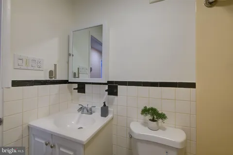 $180,000 | 10303 45th Place, Unit 1, Beltsville, MD 20705