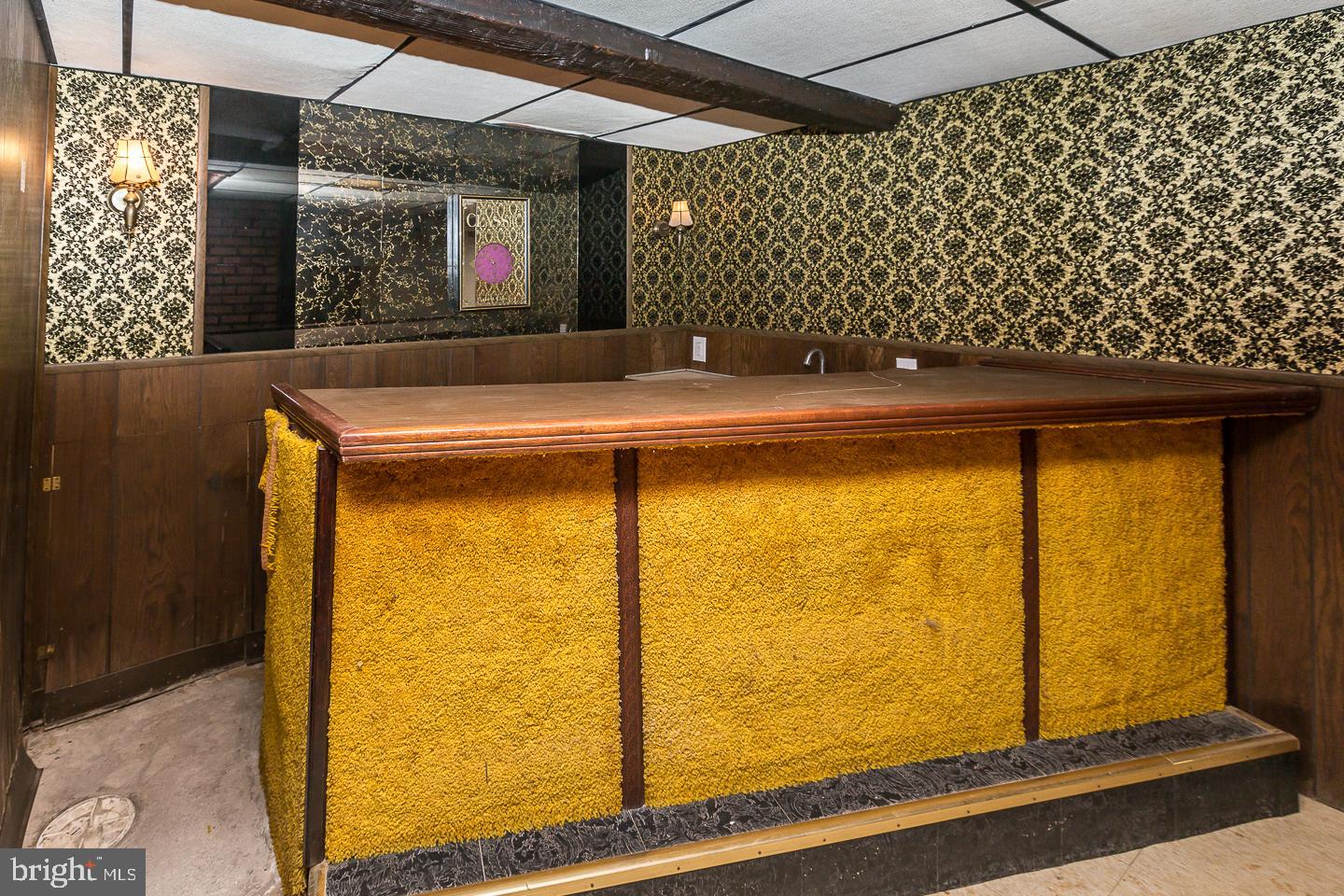 136 Shelbourne Road Havertown, PA 19083 - Photo 38 of 48 a bathroom with a granite countertop window and a shower