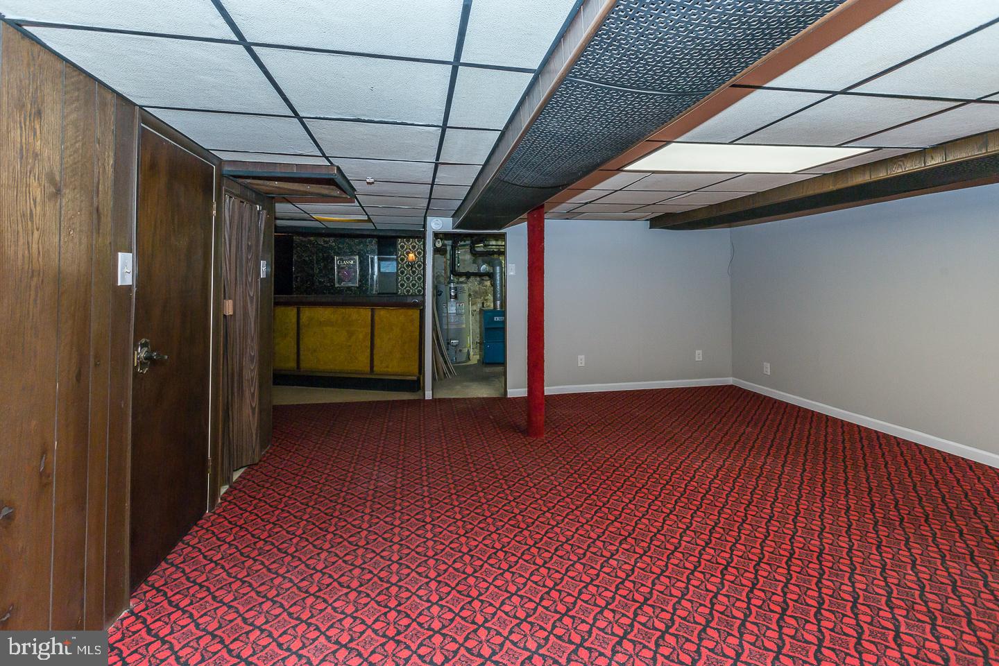 136 Shelbourne Road Havertown, PA 19083 - Photo 42 of 48 a view of a room with wooden floor and a ceiling fan