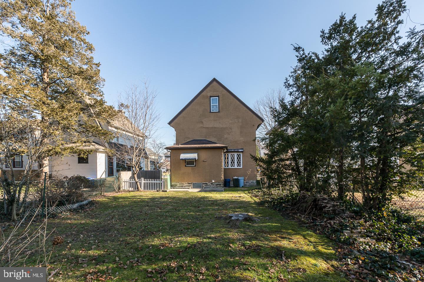 136 Shelbourne Road Havertown, PA 19083 - Photo 7 of 48 a front view of a house with a yard