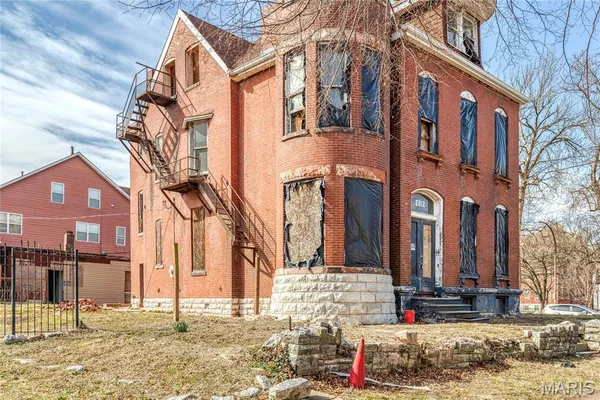 $122,000 | 2012 St Louis Avenue, St. Louis, MO 63106