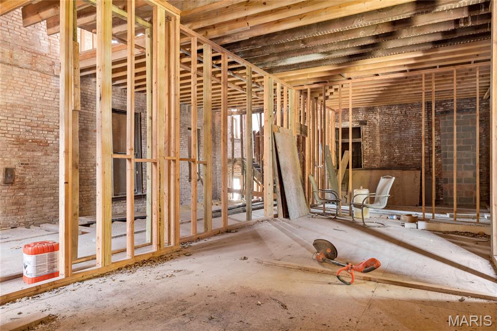 2012 St Louis Avenue St. Louis, MO 63106 - Photo 8 of 17