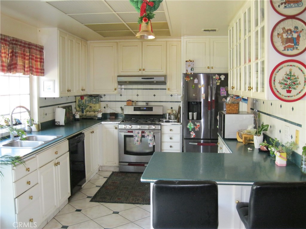 3673 Citronella Street Simi Valley, CA 93063 - Photo 6 of 16 Gallery Image 6