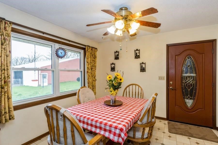 2465 Quincy Road Northeast Solon, IA 52333 - Photo 8 of 47 Gallery Image 8