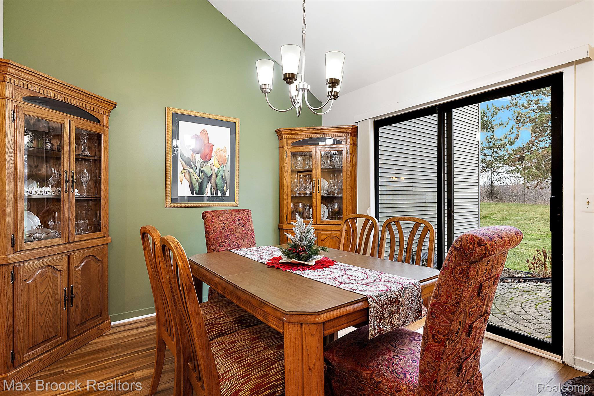 699 Charing Court Rochester, MI 48307 - Photo 8 of 24 Dining Room