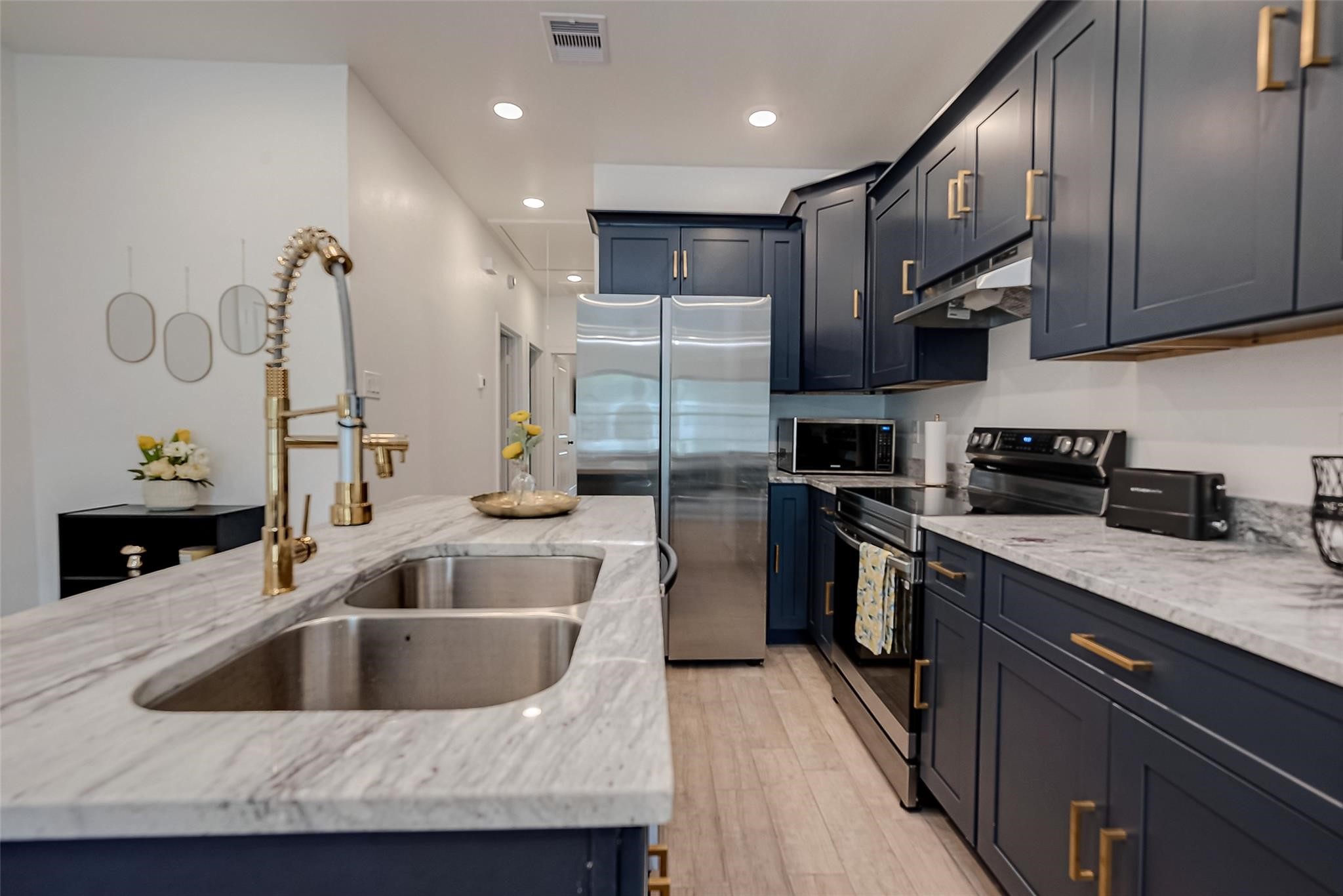 5122 Southwind Street, Unit A Houston, TX 77033 - Photo 11 of 20