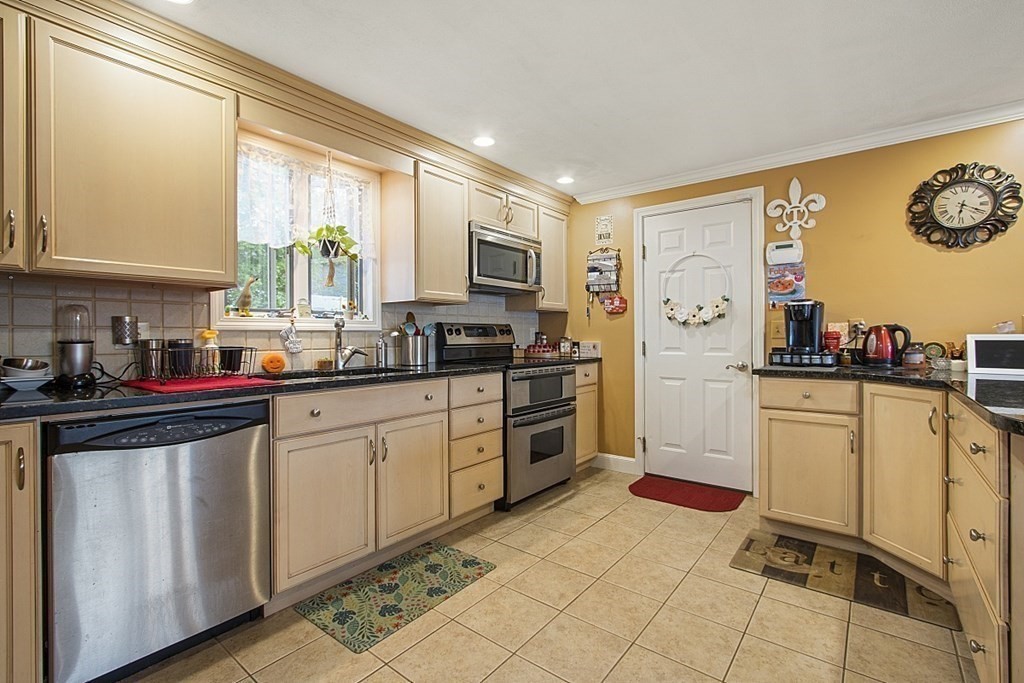 14 Judith Road Peabody, MA 01960 - Photo 13 of 35 Gallery Image 13