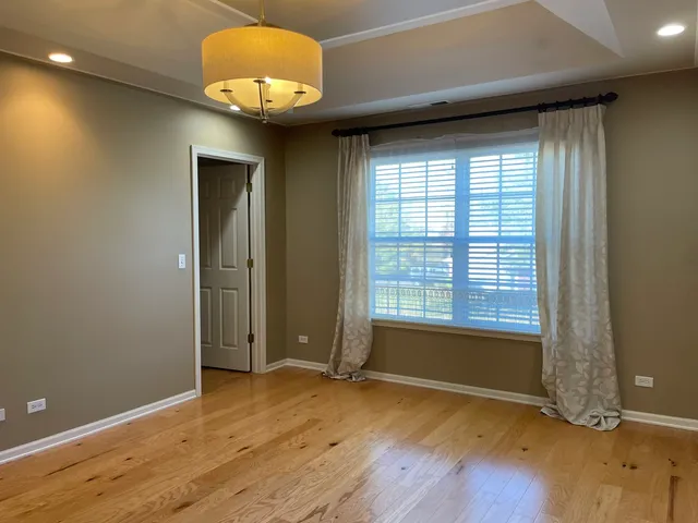 $2,500 | 5611 Wildspring Drive, Lake In The Hills, IL 60156