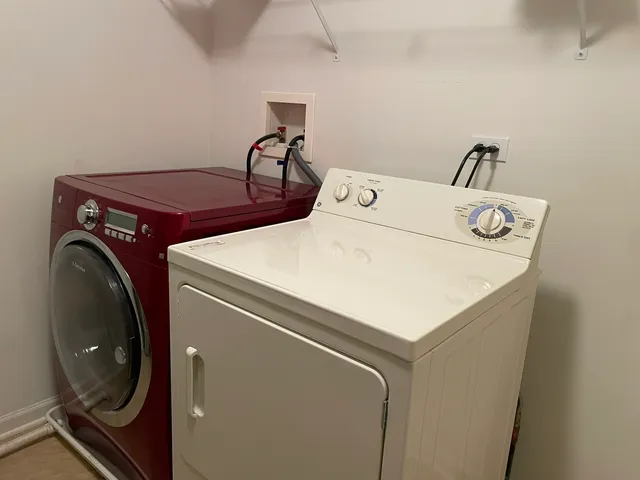 $2,500 | 5611 Wildspring Drive, Lake In The Hills, IL 60156