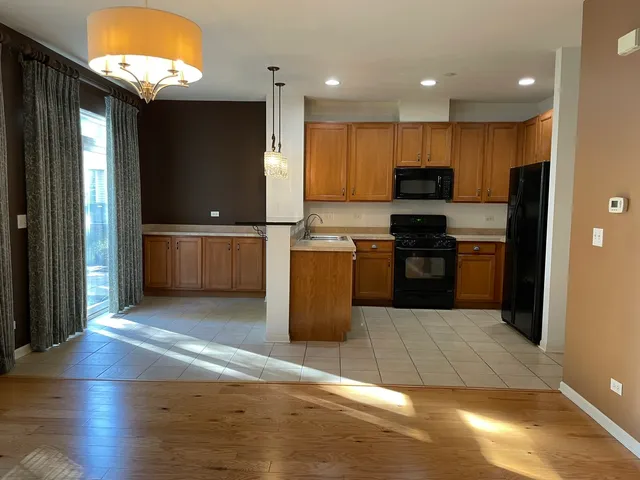 $2,500 | 5611 Wildspring Drive, Lake In The Hills, IL 60156