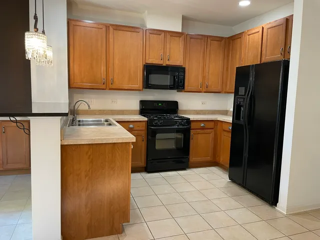 $2,500 | 5611 Wildspring Drive, Lake In The Hills, IL 60156