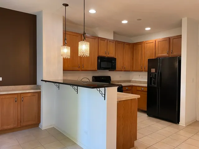 $2,500 | 5611 Wildspring Drive, Lake In The Hills, IL 60156