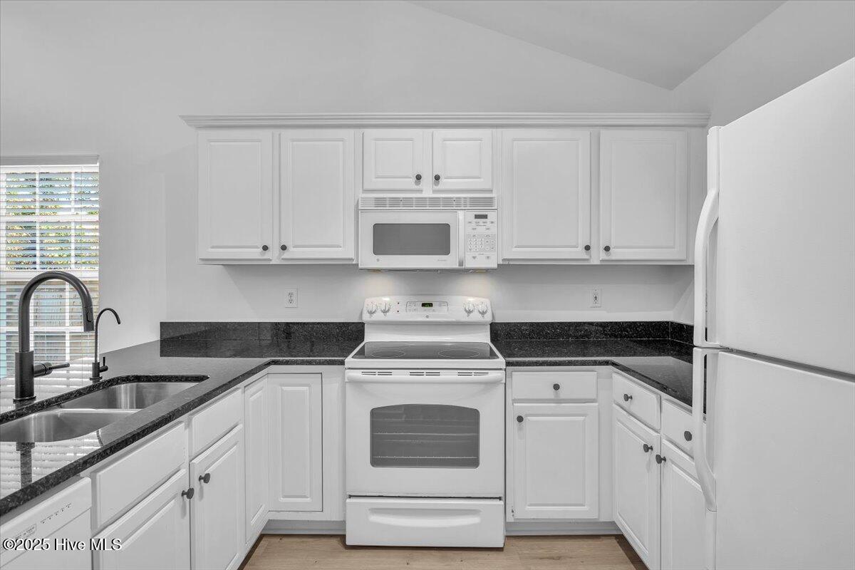 5017 Hewletts Run, Unit 2 Wilmington, NC 28409 - Photo 9 of 48 10-Final 5017 Hewletts Run #2 ILM-RJREM-