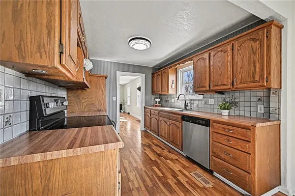 $365,000 | 3806 South Outer Belt Road, Oak Grove, MO 64075