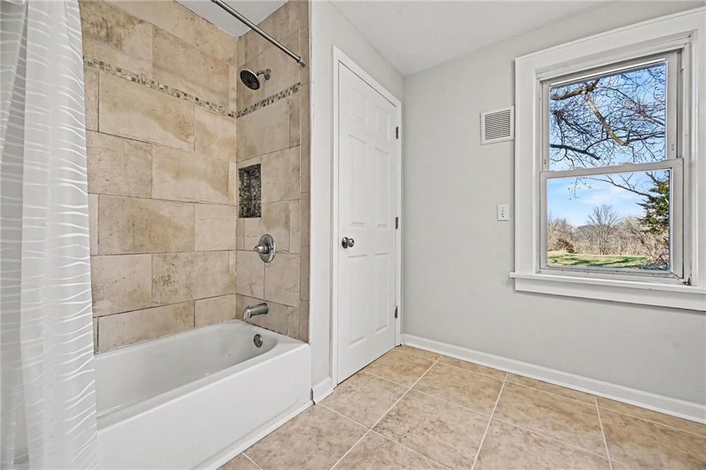 3806 South Outer Belt Road Oak Grove, MO 64075 - Photo 25 of 35