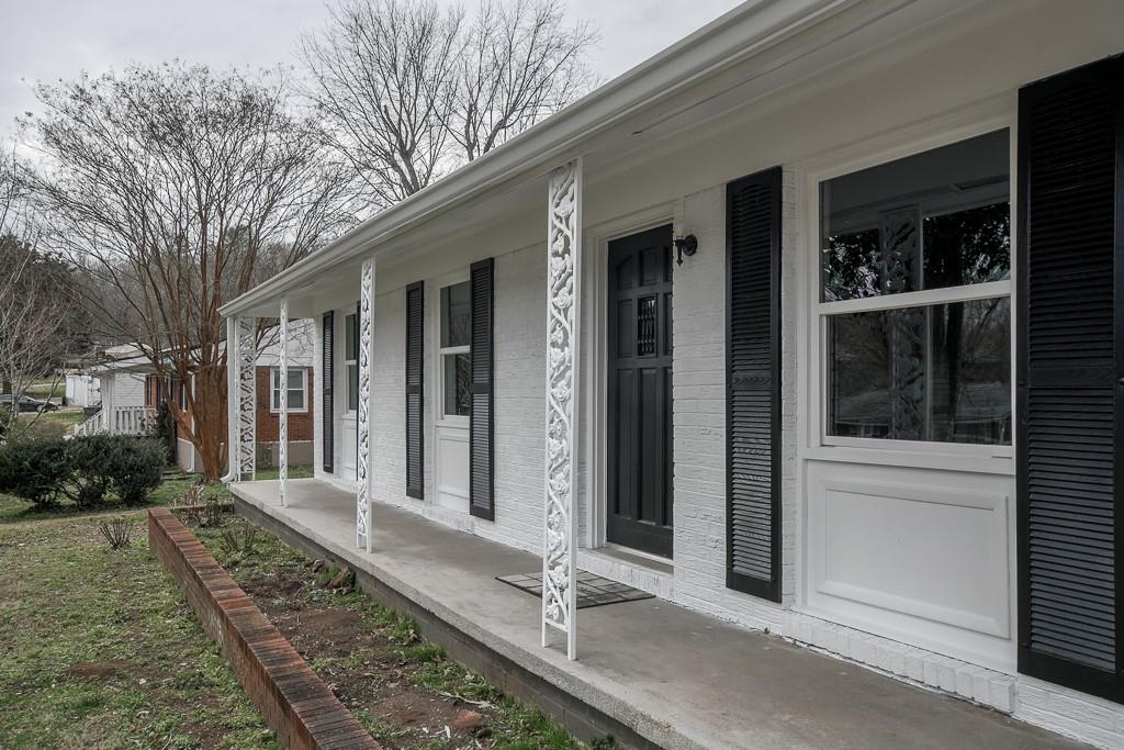 2620 Walnut Road Gainesville, GA 30506 - Photo 3 of 29