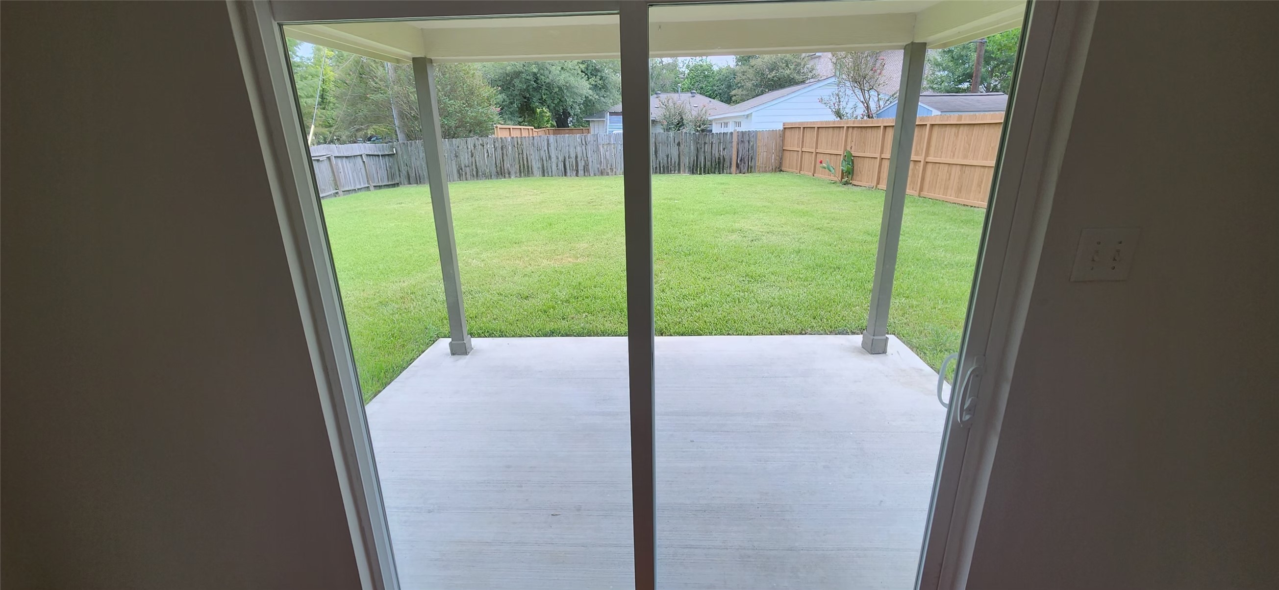 5501 Huisache Street Houston, TX 77081 - Photo 14 of 15 a view of outdoor space and balcony