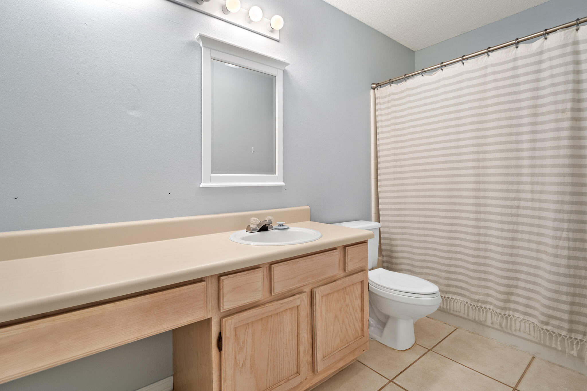2748 River Run Road Navarre, FL 32566 - Photo 16 of 21 Bathroom 2