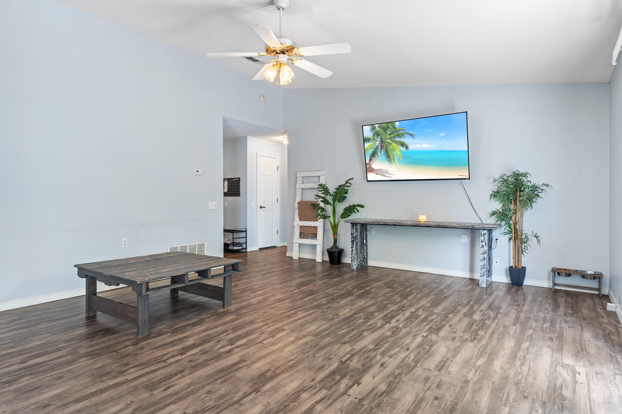 2748 River Run Road Navarre, FL 32566 - Photo 4 of 21 Living Area