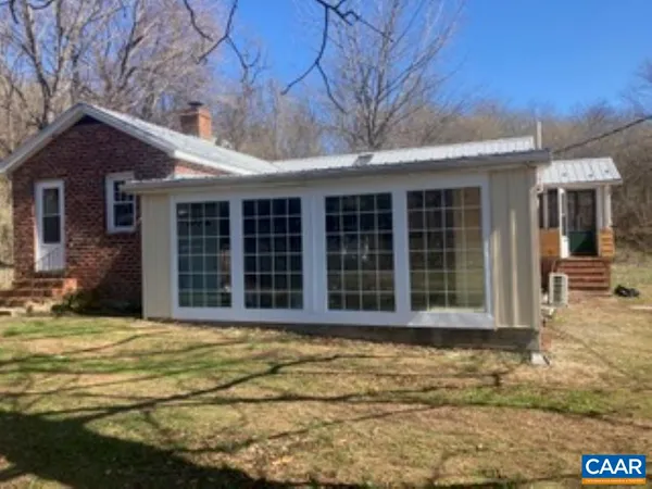 $2,200 | 8714 Norwood Road, Norwood, VA 24581