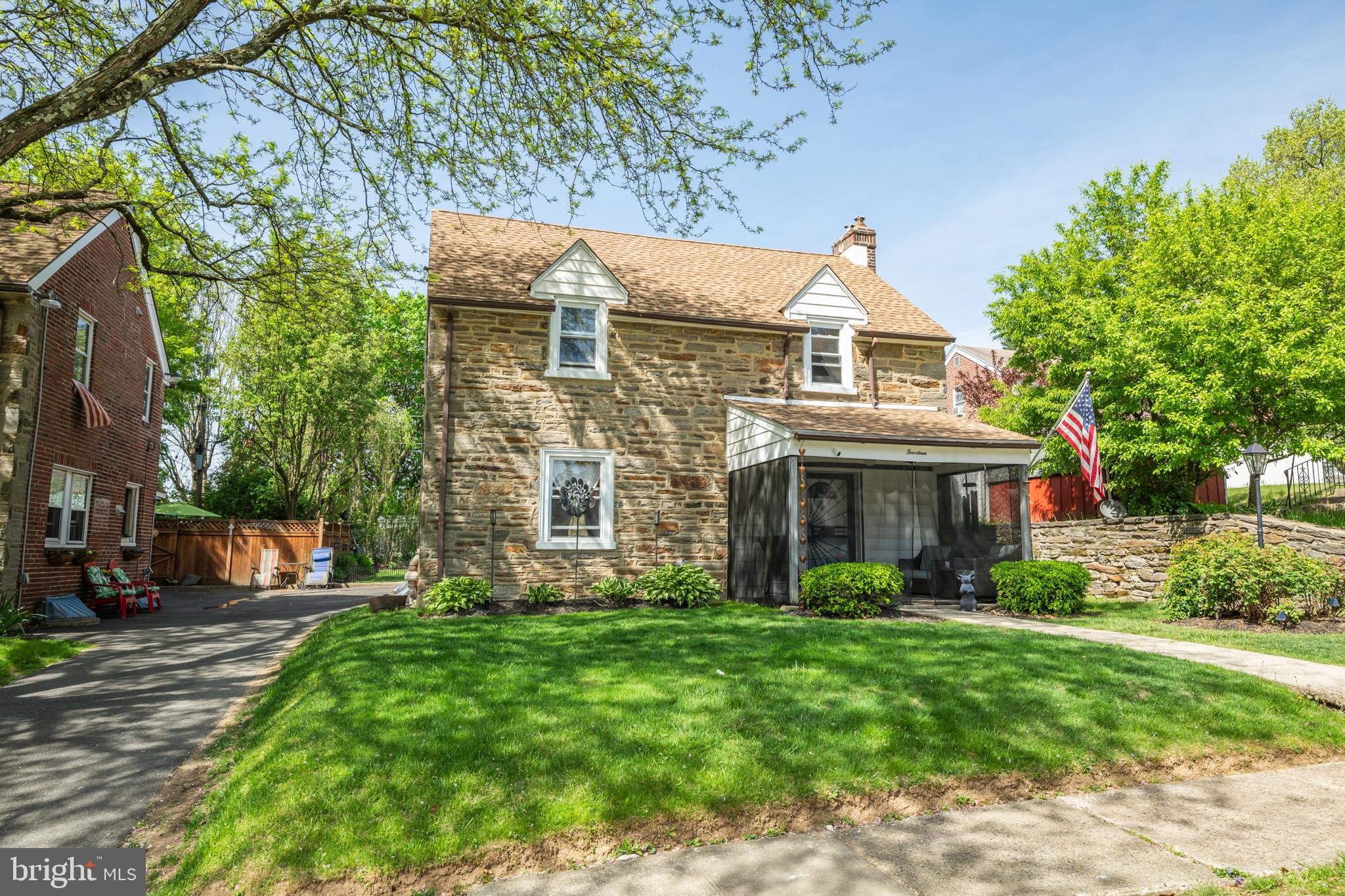 14 Summit Avenue Wyncote, PA 19095 - Photo 34 of 36 a front view of house with yard and green space