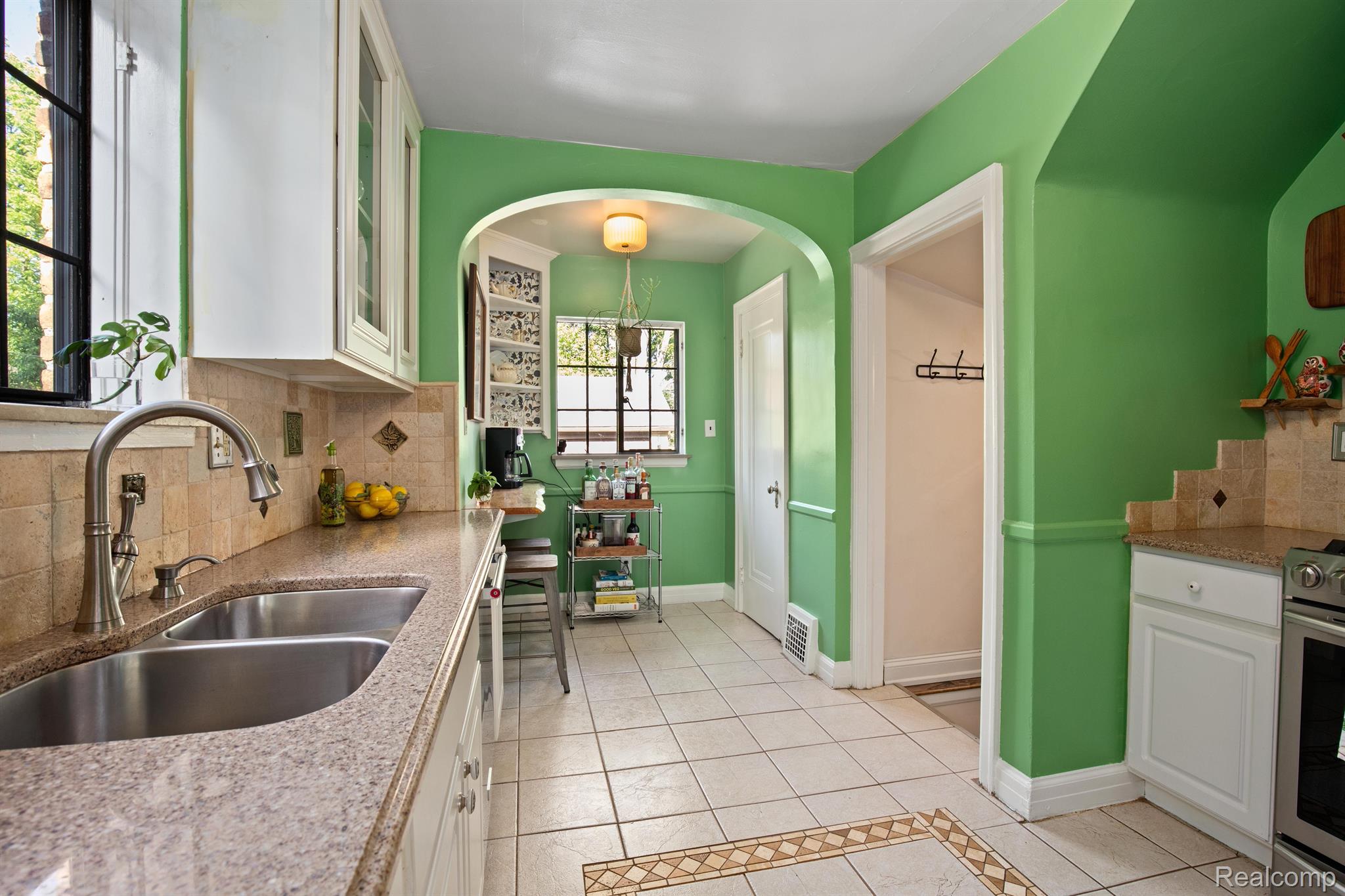 16564 Huntington Road Detroit, MI 48219 - Photo 18 of 47 Kitchen