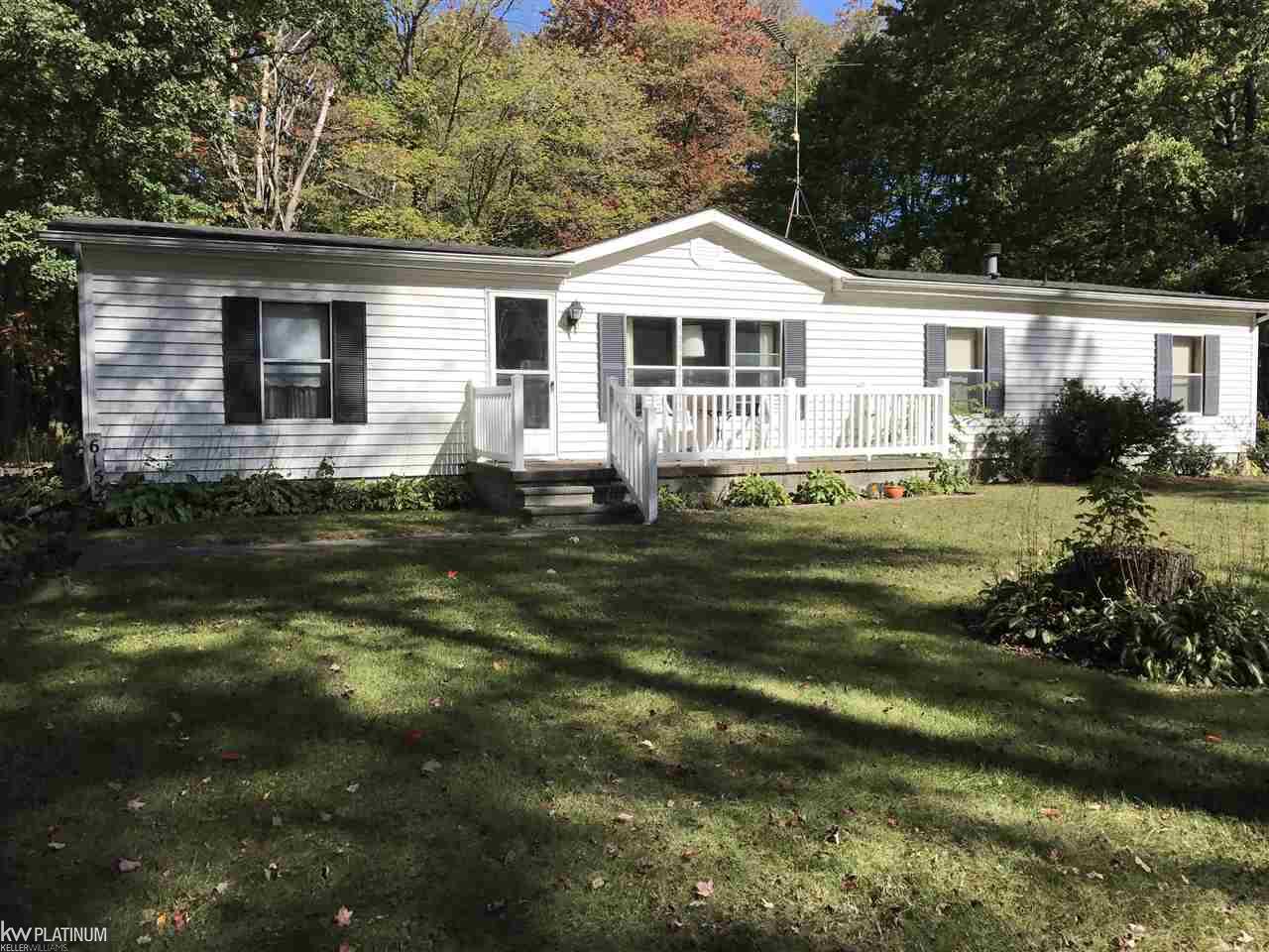 6152 Benoit Road Algonac, MI 48001 - Photo 2 of 31