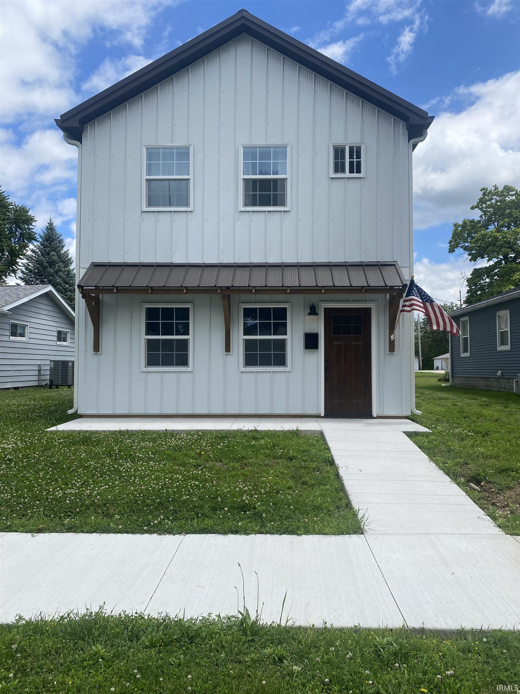 525 Madison Street Rochester, IN 46975 - Photo 1 of 22