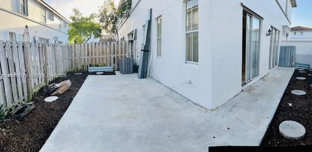 15655 Southwest 41st Street, Unit 201 Miramar, FL 33027 - Photo 7 of 18 a backyard of a house