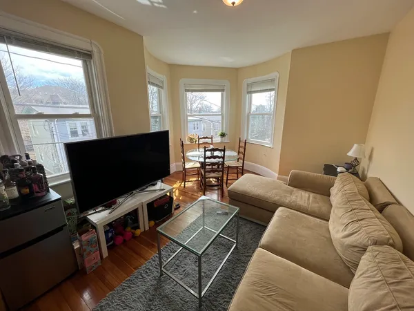 $5,350 | 50 Lowell Street, Unit 2, Somerville, MA 02143