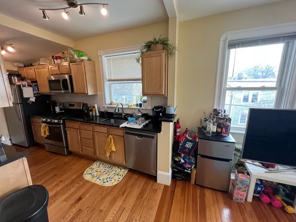 $5,350 | 50 Lowell Street, Unit 2, Somerville, MA 02143