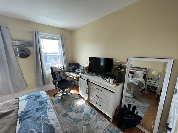 $5,350 | 50 Lowell Street, Unit 2, Somerville, MA 02143