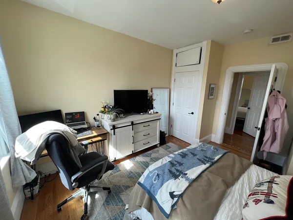 $5,350 | 50 Lowell Street, Unit 2, Somerville, MA 02143