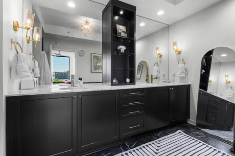 $949,900 | 311 East Erie Street, Unit 408, Milwaukee, WI 53202
