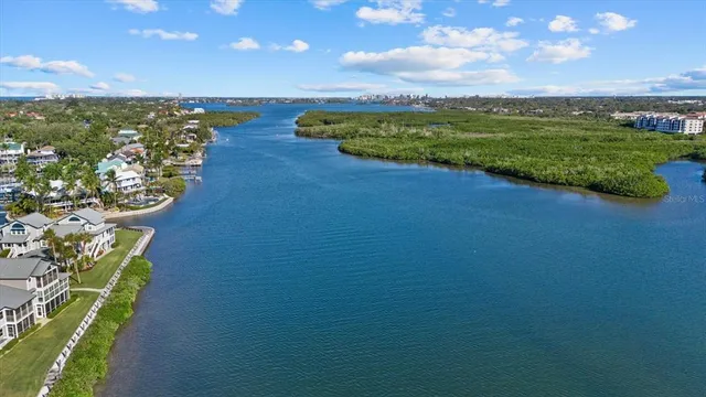 $1,750,000 | 1260 Dolphin Bay Way, Unit 401, Sarasota, FL 34242