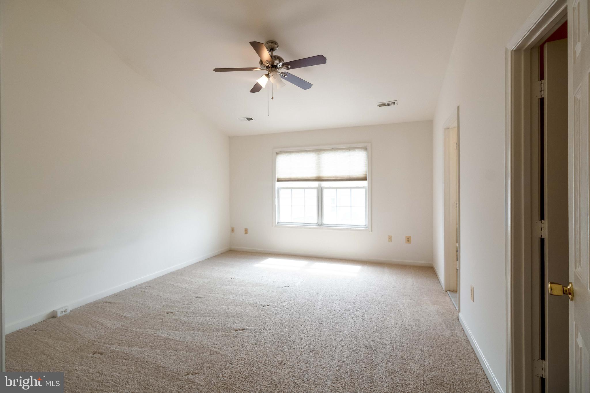 8441 Tackhouse Loop Gainesville, VA 20155 - Photo 17 of 47 Master bedroom