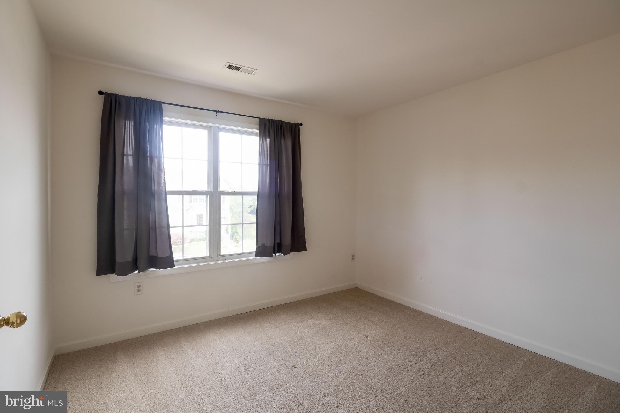 8441 Tackhouse Loop Gainesville, VA 20155 - Photo 25 of 47 Third bedroom