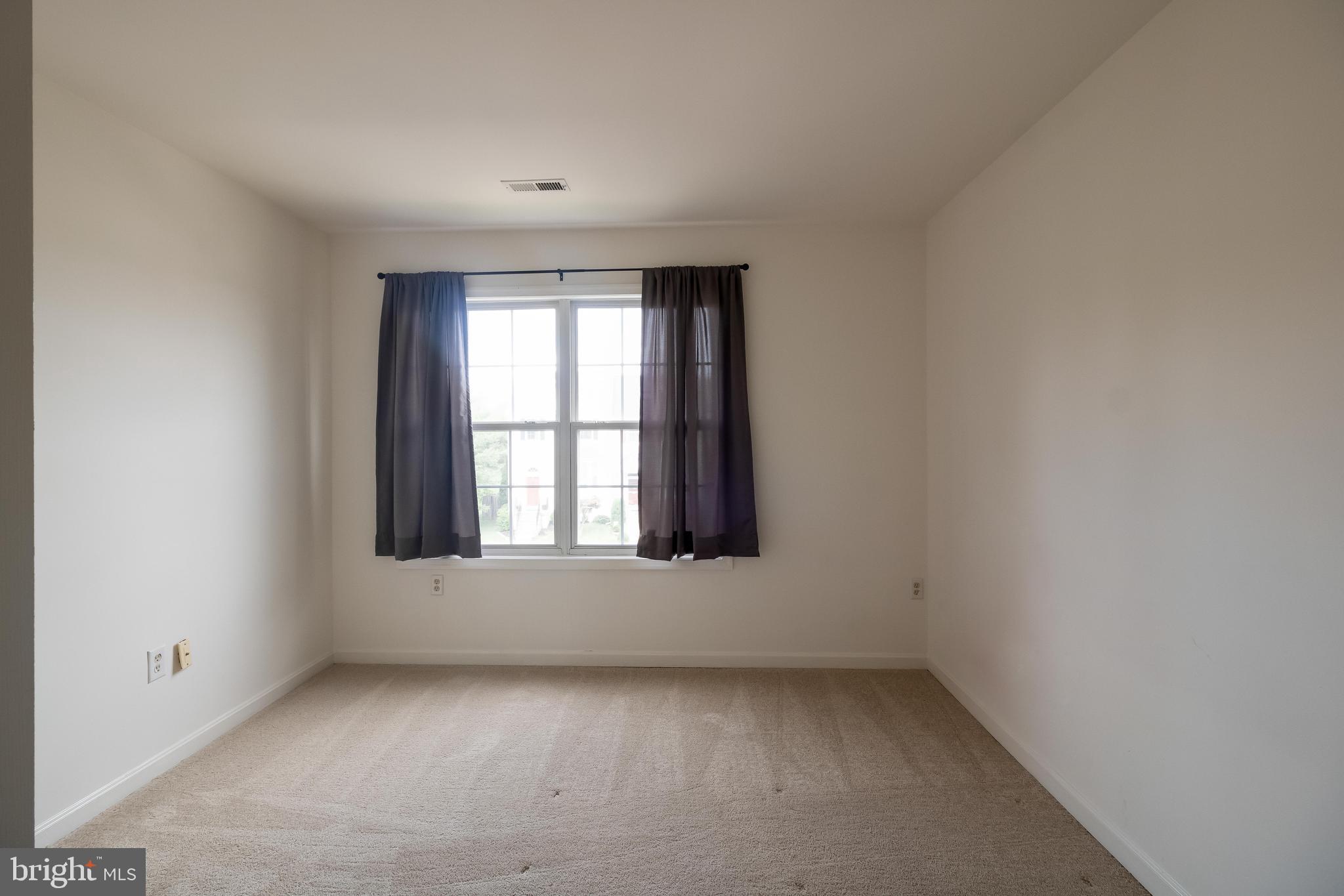 8441 Tackhouse Loop Gainesville, VA 20155 - Photo 26 of 47 Third bedroom