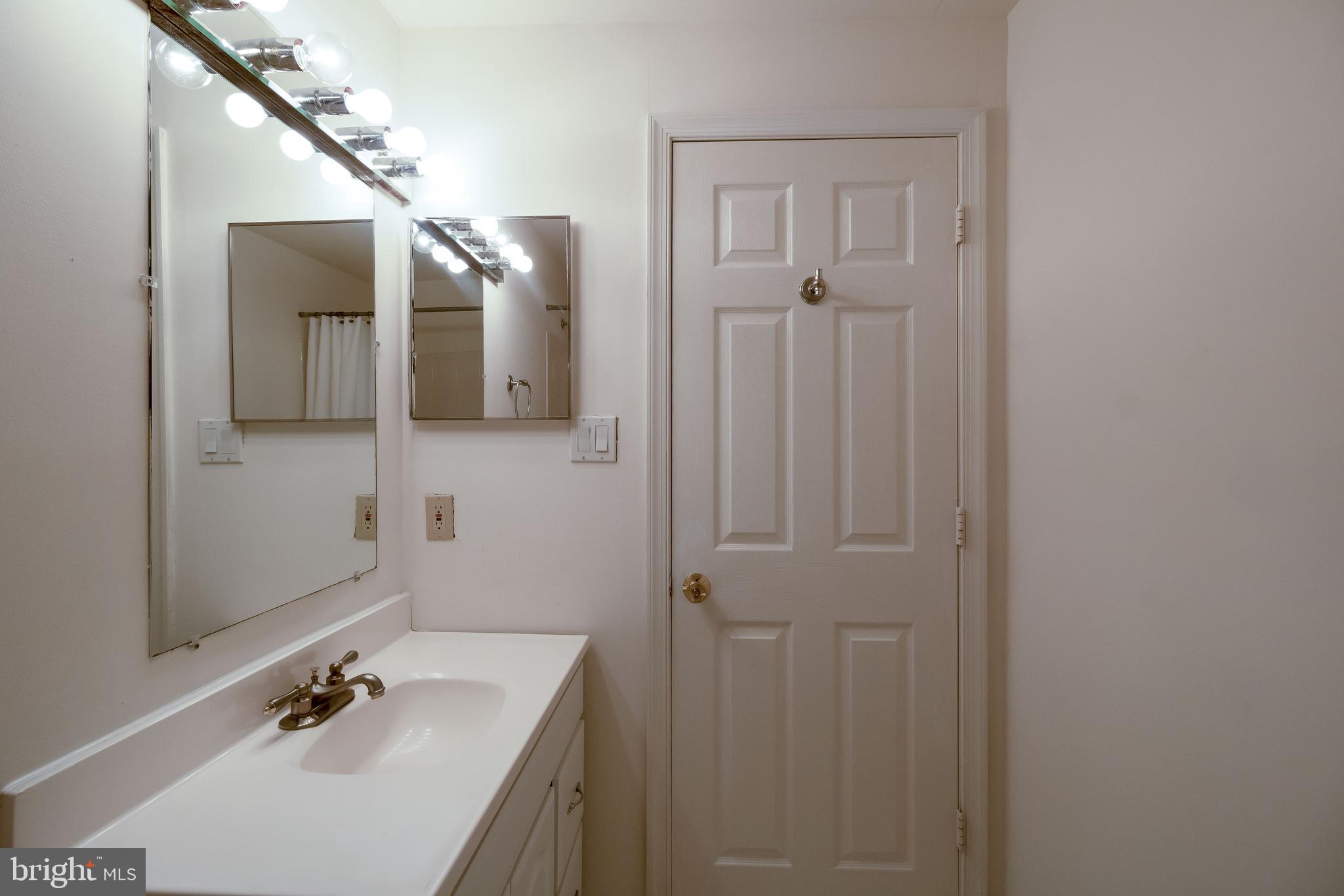 8441 Tackhouse Loop Gainesville, VA 20155 - Photo 31 of 47