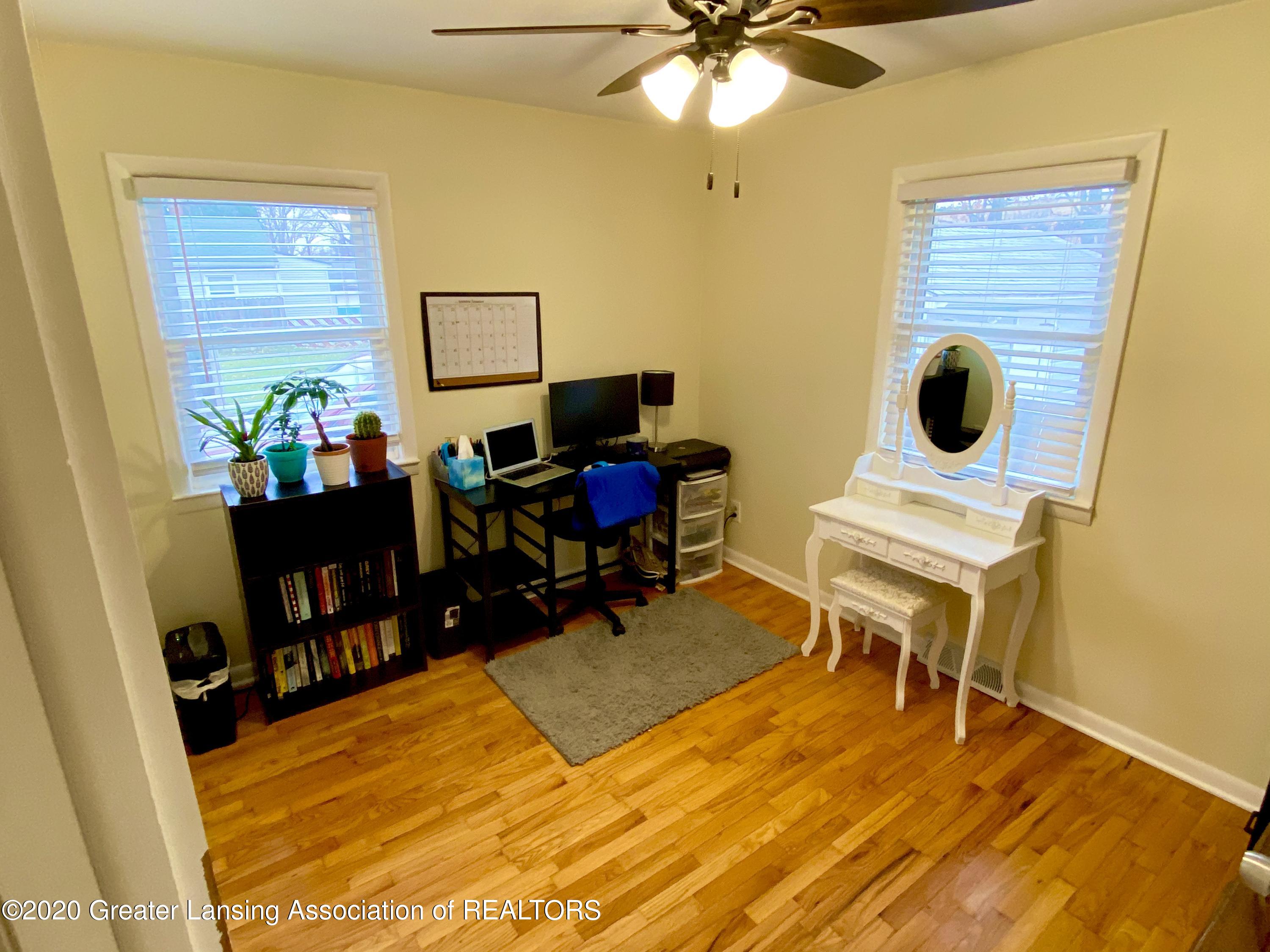 569 Armstrong Road Lansing, MI 48911 - Photo 14 of 27 12 BR 2