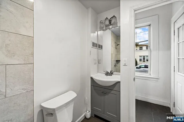 $4,795 | 1614 Center Avenue, Fort Lee, NJ 07024