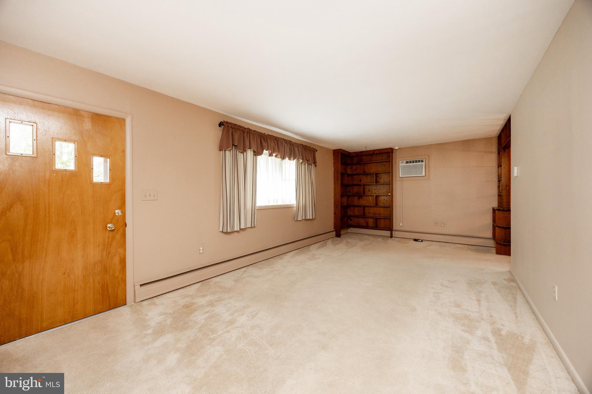 78 South Reed Road Royersford, PA 19468 - Photo 8 of 56 Living room entrance