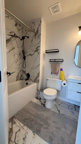 $360,000 | 3389 Ravinia Circle, Aurora, IL 60504