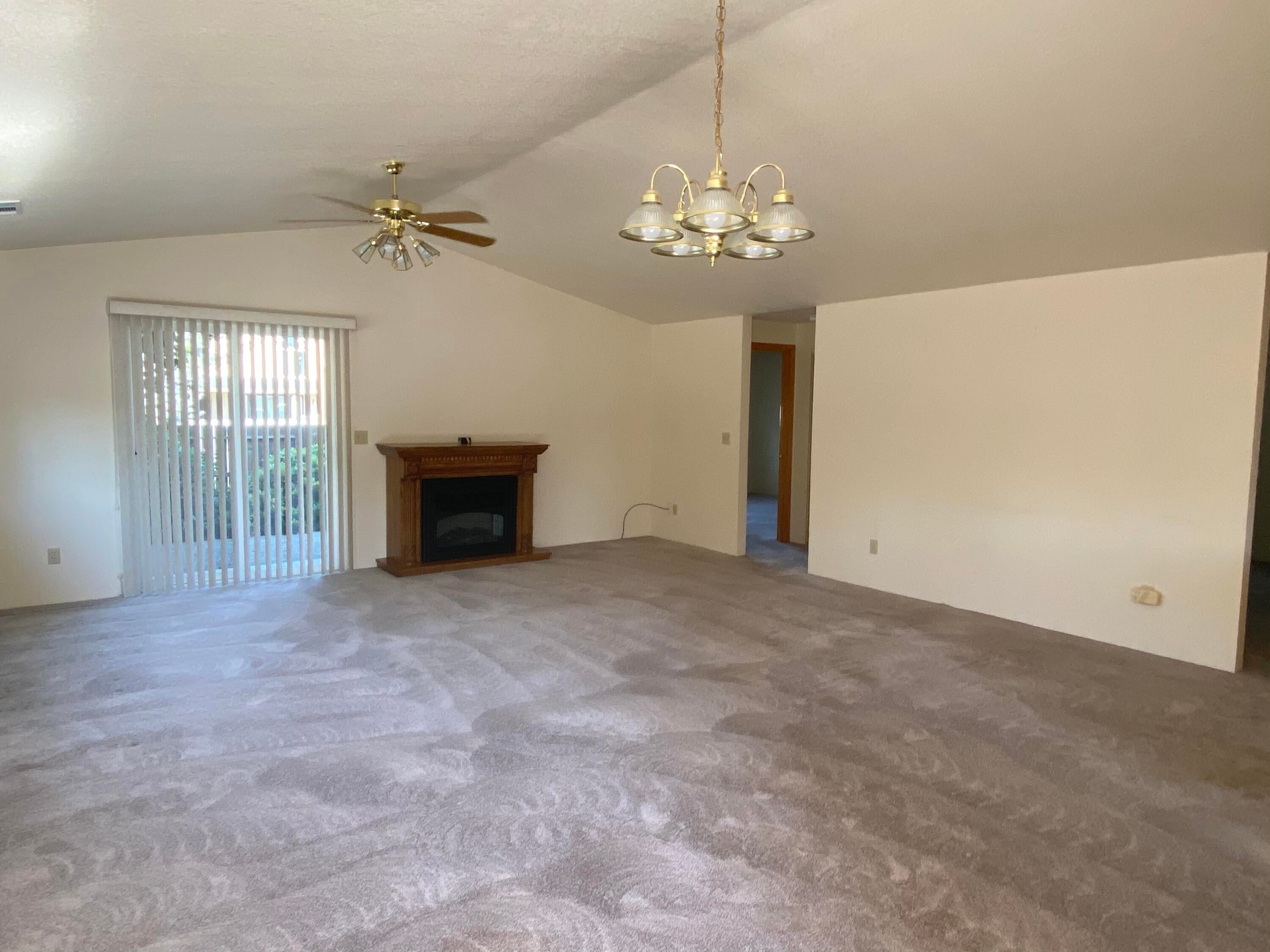 796 Tami Road Grants Pass, OR 97526 - Photo 2 of 23 IMG_8805