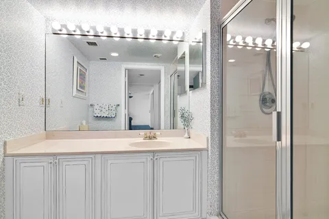 $1,050,000 | 120 Southeast 5th Avenue, Unit 331, Boca Raton, FL 33432