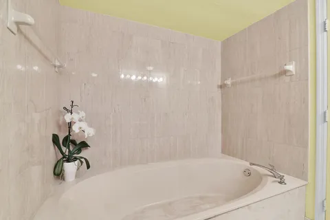 $1,050,000 | 120 Southeast 5th Avenue, Unit 331, Boca Raton, FL 33432