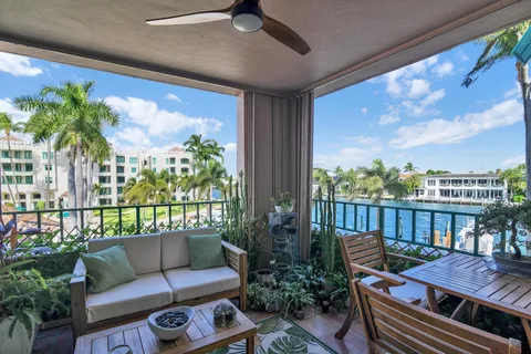 $1,050,000 | 120 Southeast 5th Avenue, Unit 331, Boca Raton, FL 33432