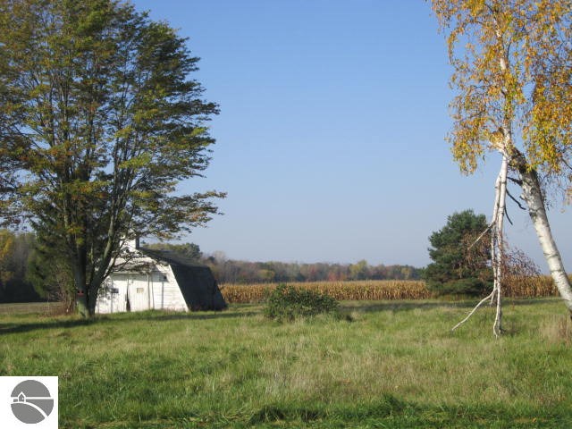 571 North Barry Road Ithaca, MI 48847 - Photo 7 of 10 1777537-6.JPG
