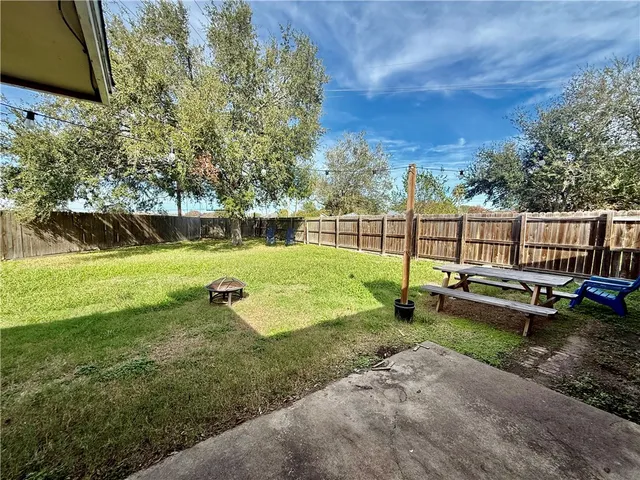 $1,650 | 2101 Meadowlight Parkway, Corpus Christi, TX 78414