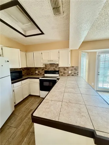 $1,650 | 2101 Meadowlight Parkway, Corpus Christi, TX 78414